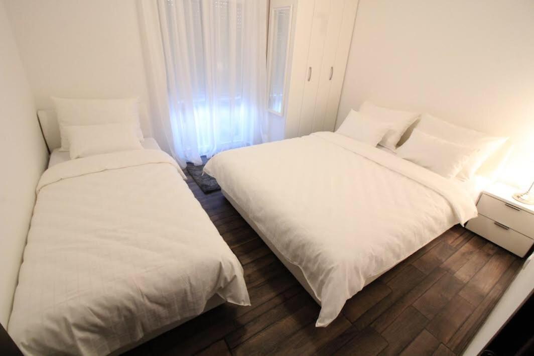 Dubrovnik - Ivanica: “Sunnyhills Apartments” With Pool Szoba fotó