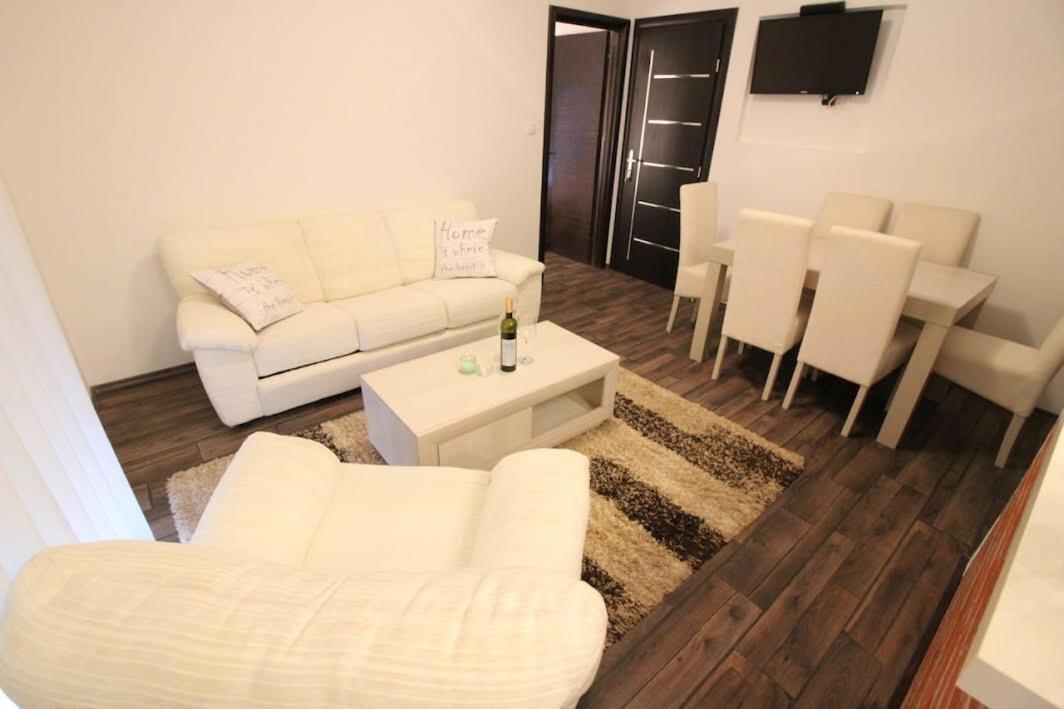 Dubrovnik - Ivanica: “Sunnyhills Apartments” With Pool Szoba fotó