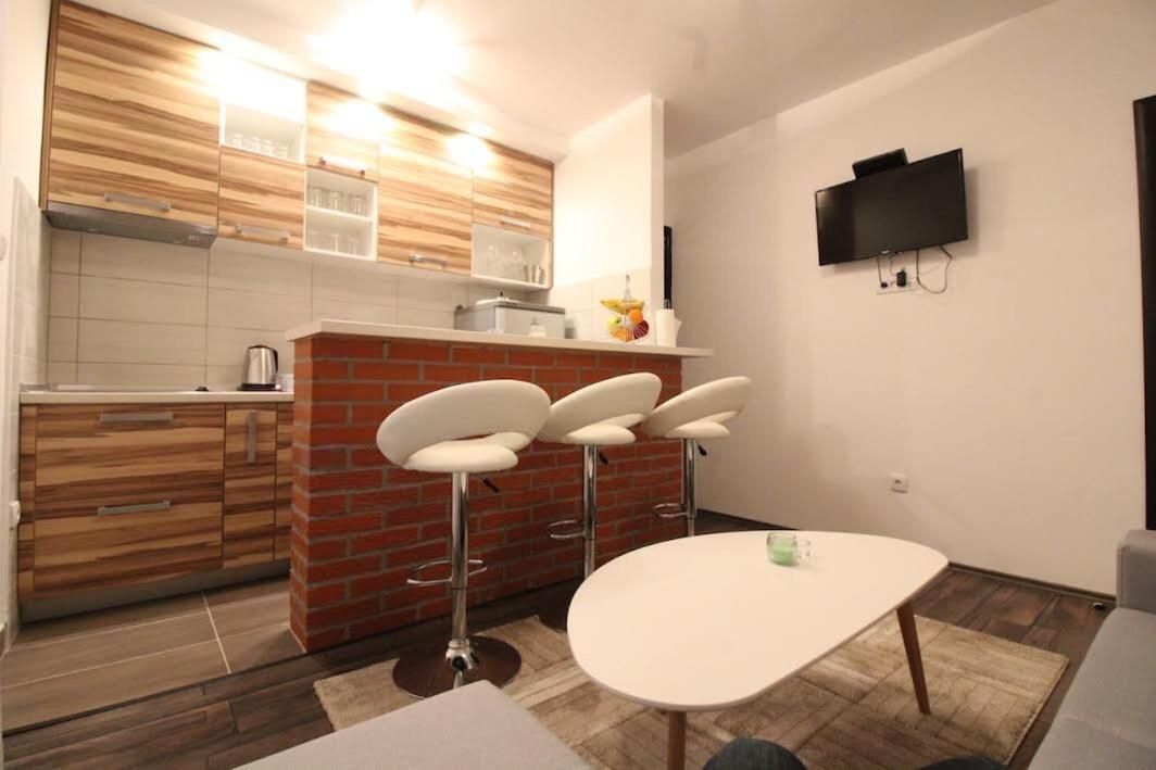 Dubrovnik - Ivanica: “Sunnyhills Apartments” With Pool Szoba fotó